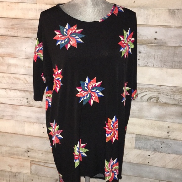 LuLaRoe Tops - NWT M Lularoe Irma